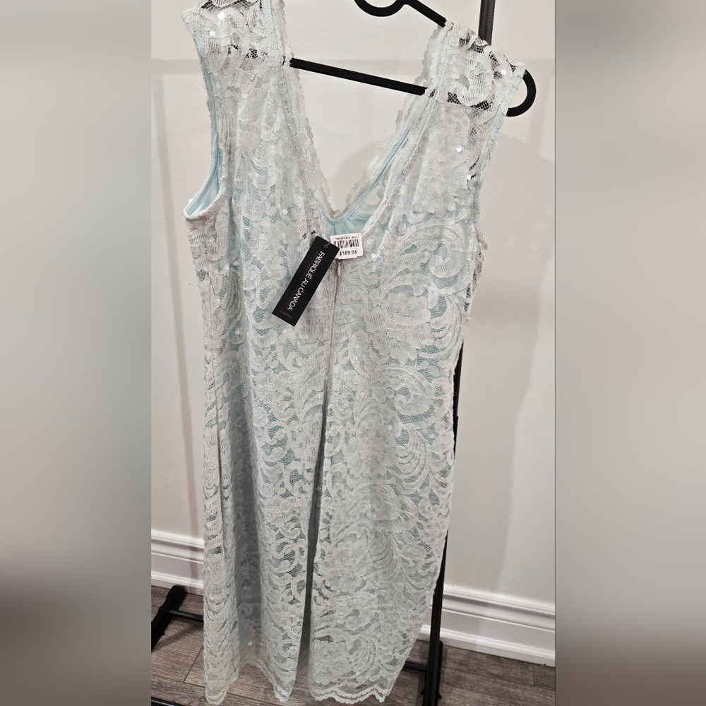 NWT - Le Chateau Lace Midi Dress in Light, Pastel Blue - Picture 3 of 6